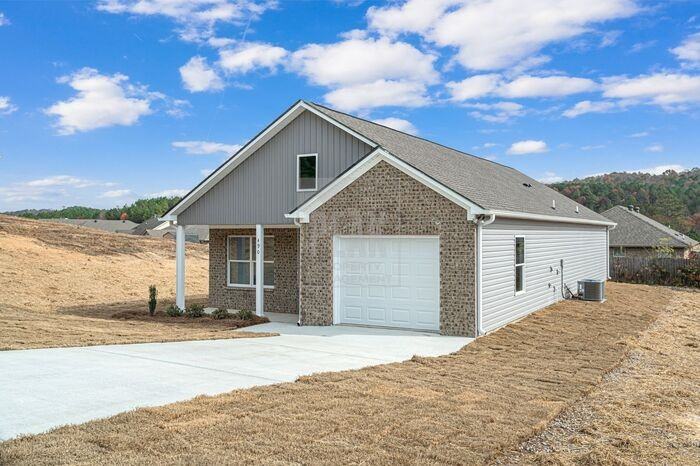 490 Woodland Cir - Photo 4 of 39