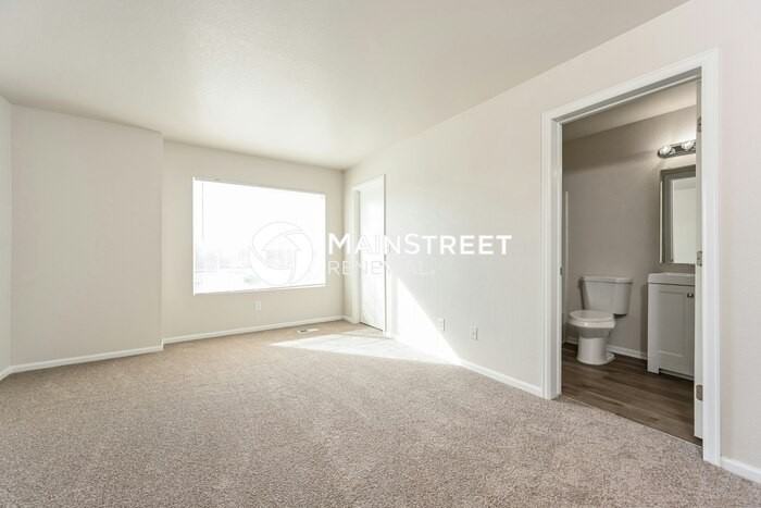 4736 Flanders Way - Photo 7 of 17
