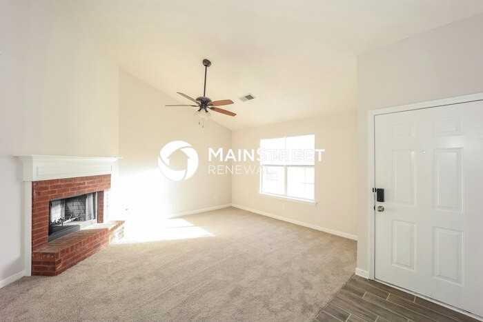 241 Fern Ct - Photo 5 of 16
