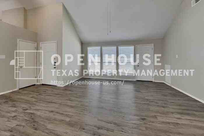 13215 Noblecrest Dr - Photo 4 of 20