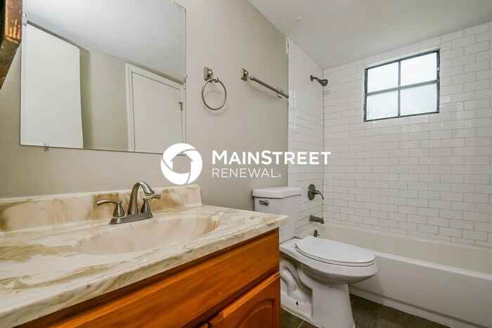 604 Breezeway Ct - Photo 7 of 12