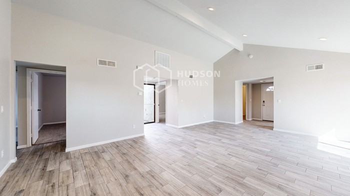 5135 W Mission Ln - Photo 5 of 28