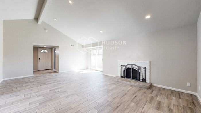5135 W Mission Ln - Photo 6 of 28