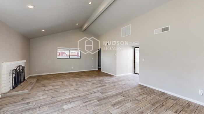 5135 W Mission Ln - Photo 7 of 28