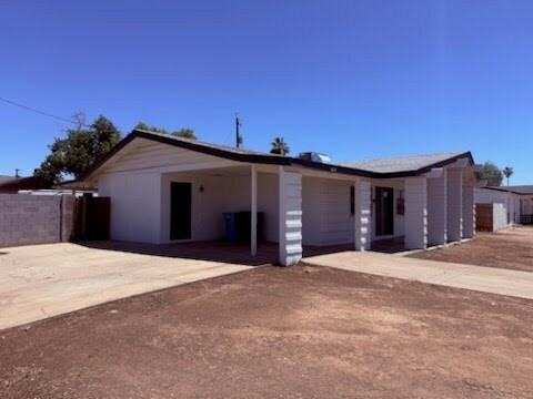 8238 W Amelia Ave - Photo 2 of 15