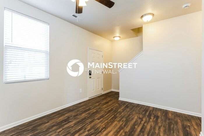11928 Trottingham Cir - Photo 5 of 18