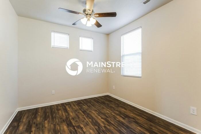 11928 Trottingham Cir - Photo 6 of 18