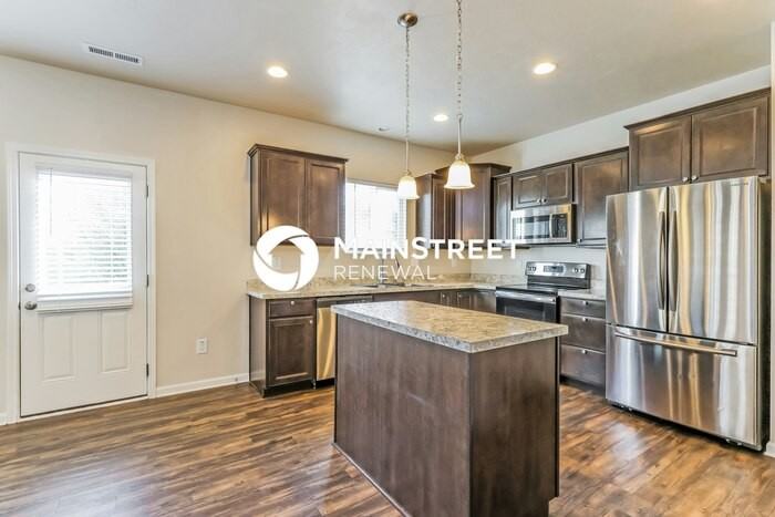 11928 Trottingham Cir - Photo 7 of 18