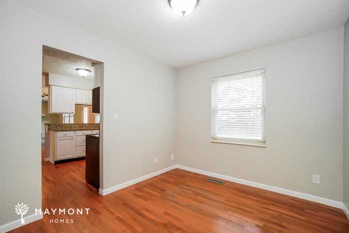 5506 Shannon Heights Blvd - Photo 7 of 14