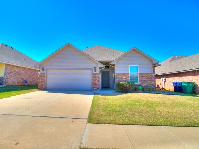 8312 Nw 140th St - Photo 4 of 46