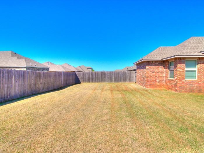 8312 Nw 140th St - Photo 7 of 46