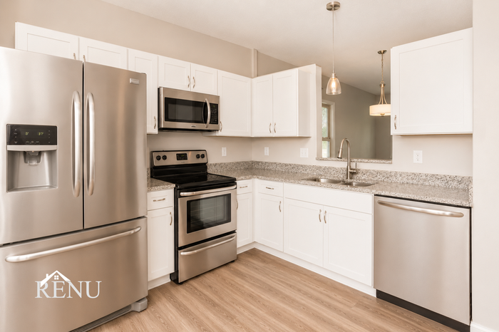 2710 Lucas Dr - Photo 3 of 23