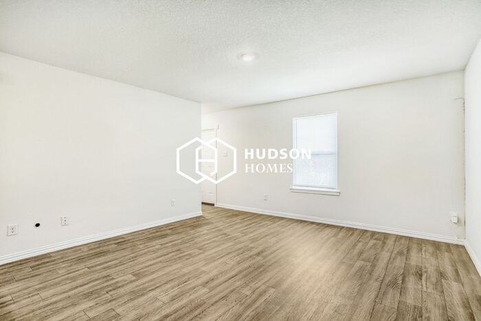 8521 Dosia St - Photo 3 of 14