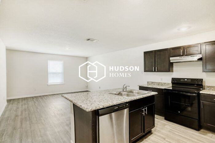 8521 Dosia St - Photo 4 of 14