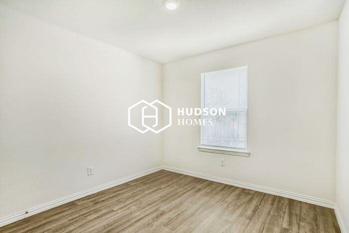8521 Dosia St - Photo 6 of 14