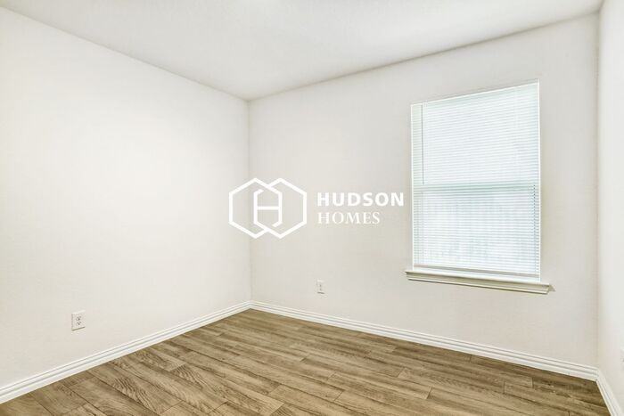8521 Dosia St - Photo 7 of 14