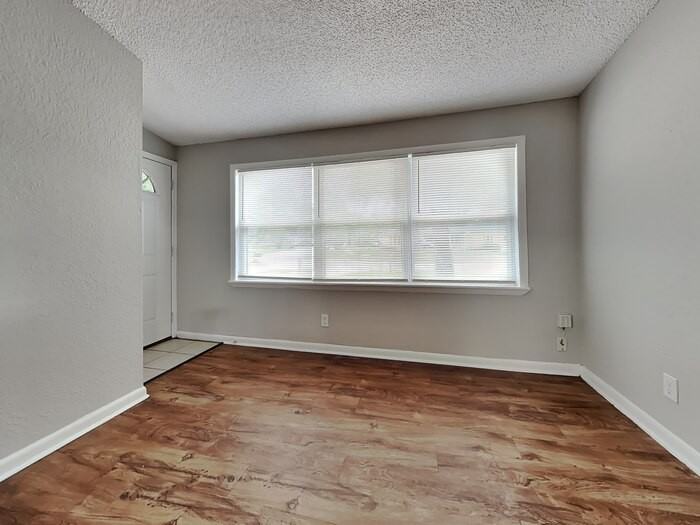 6705 Gaspar Cir E - Photo 4 of 19