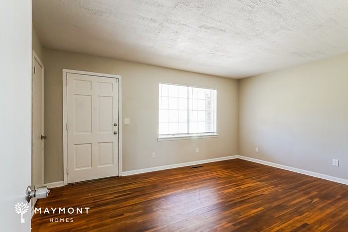 1411 Bucks Dr - Photo 3 of 11