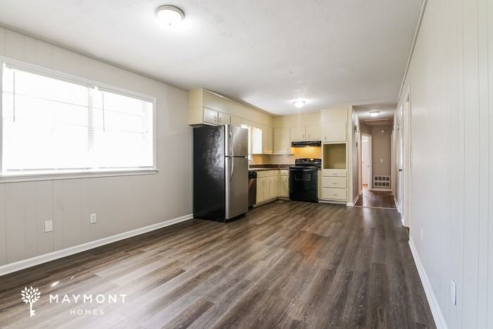 1411 Bucks Dr - Photo 4 of 11