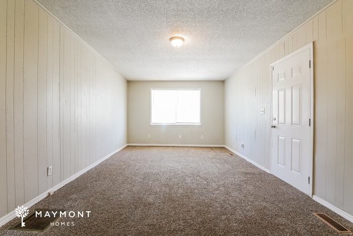 1411 Bucks Dr - Photo 6 of 11