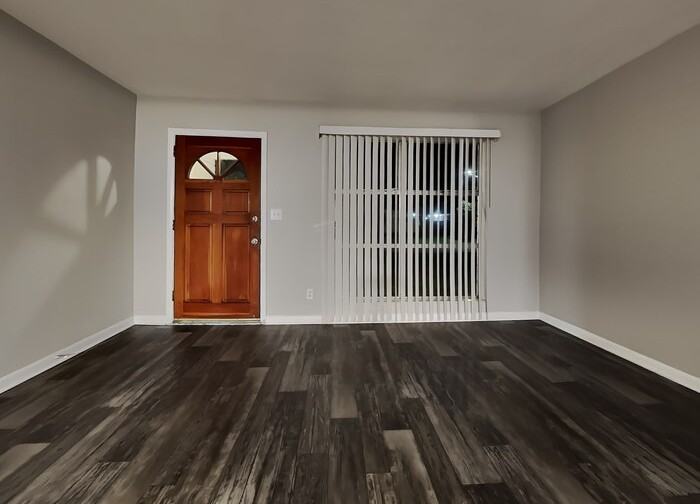 6238 Round Oak Ln - Photo 4 of 20