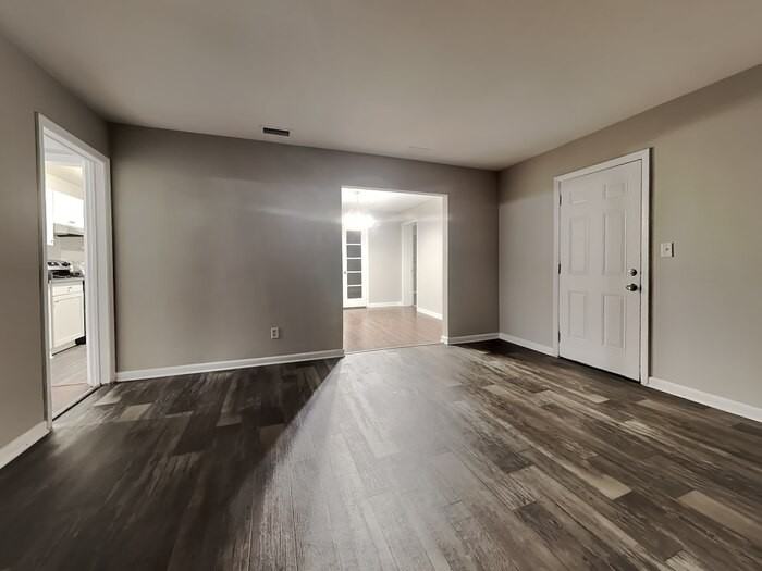 6238 Round Oak Ln - Photo 5 of 20
