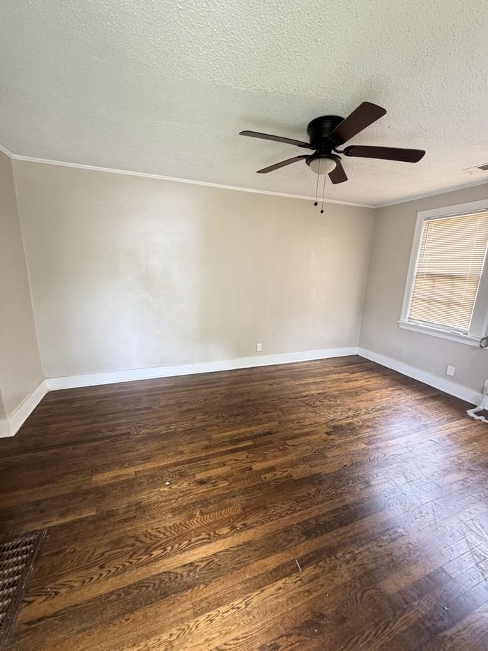 3377 Rockwood Ave - Photo 3 of 7