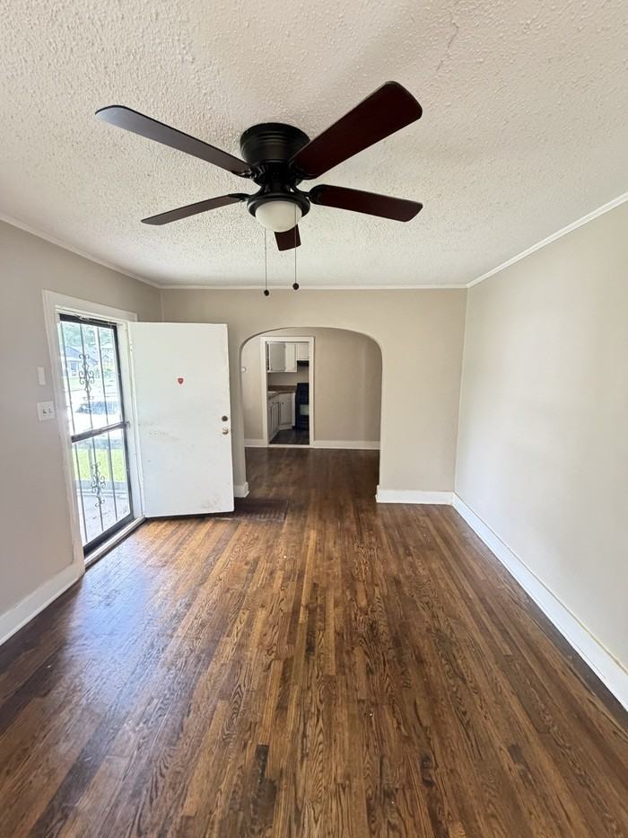 3377 Rockwood Ave - Photo 4 of 7