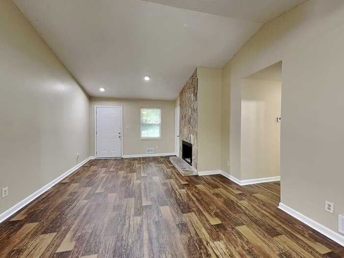 2800 Alexandria Dr Sw - Photo 4 of 21