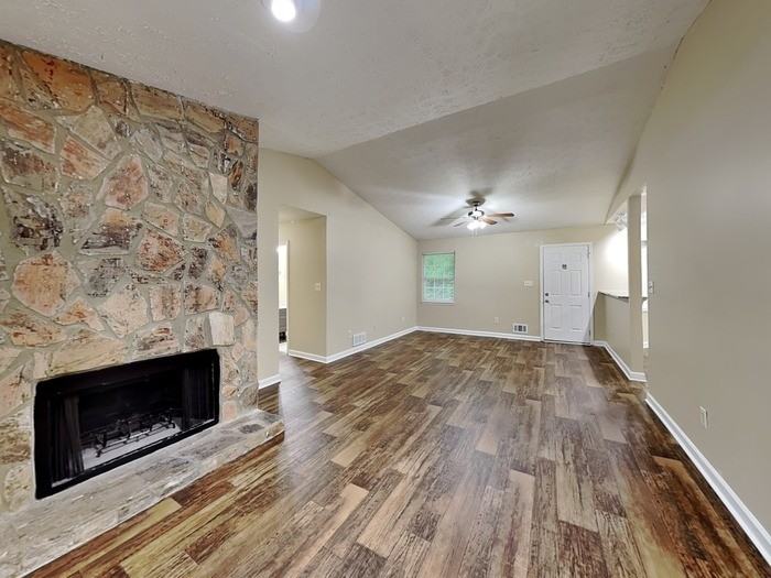 2800 Alexandria Dr Sw - Photo 5 of 21