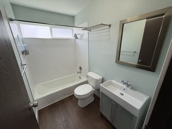 2416 S Elizabeth St #5 - Photo 4 of 11