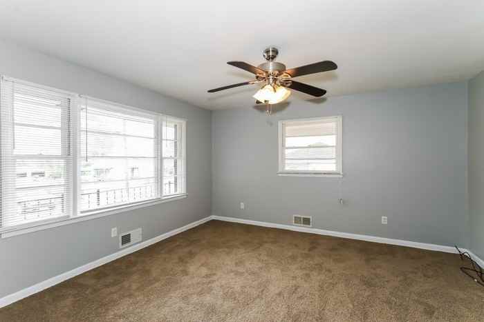 2118 Cadden Rd - Photo 3 of 10