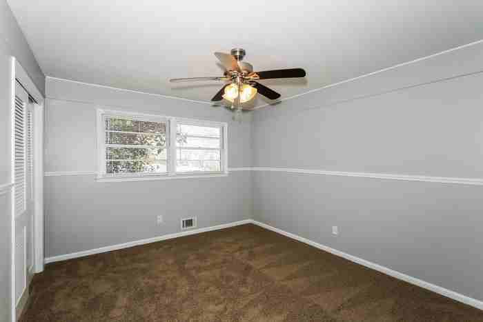 2118 Cadden Rd - Photo 5 of 10