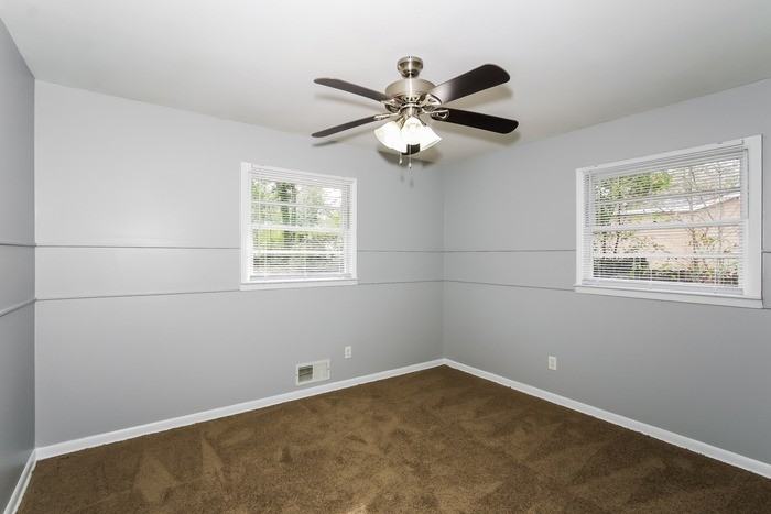 2118 Cadden Rd - Photo 6 of 10