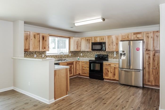 251 Bermuda Lakes Dr - Photo 5 of 12