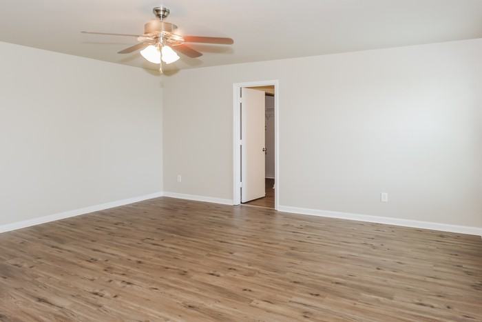 251 Bermuda Lakes Dr - Photo 7 of 12