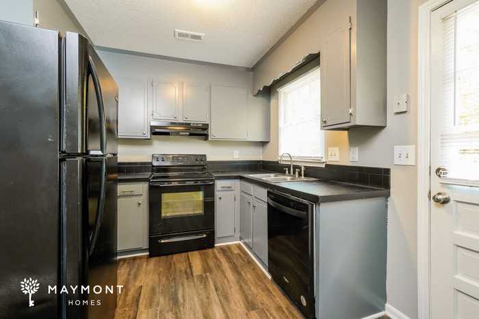 5916 Stoneybrook Cir - Photo 5 of 11