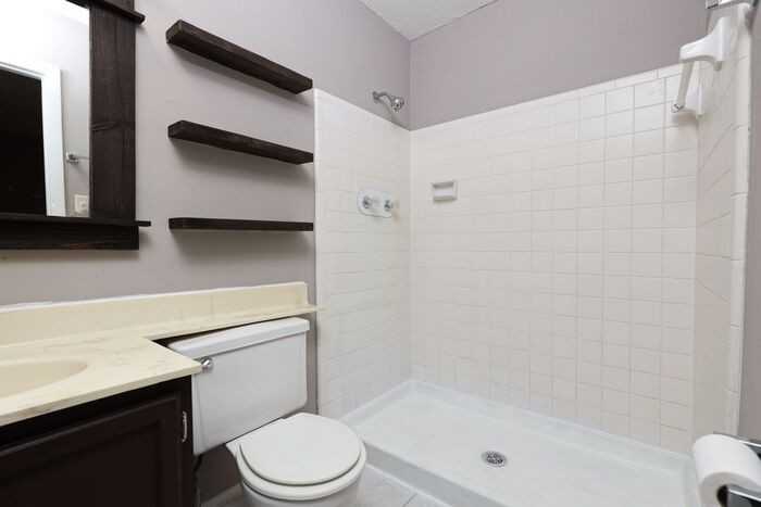 232 Pinewood Dr - Photo 5 of 9