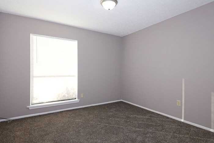 232 Pinewood Dr - Photo 6 of 9