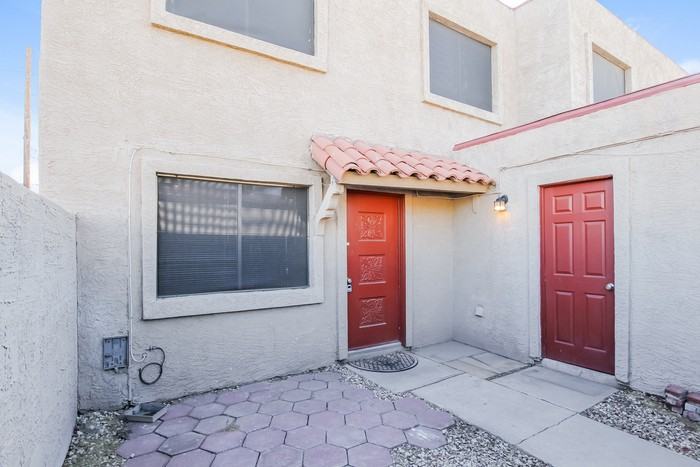 4009 W Palomino Rd - Photo 2 of 14