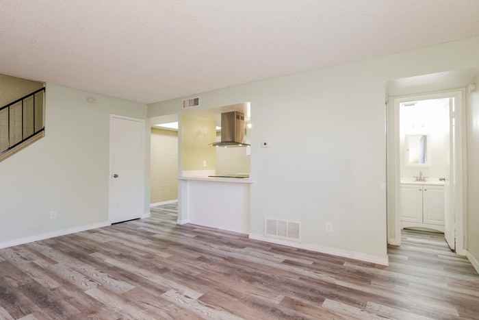 4009 W Palomino Rd - Photo 3 of 14
