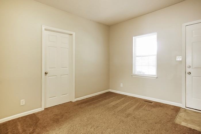 261 Crystal Springs Rd - Photo 4 of 12