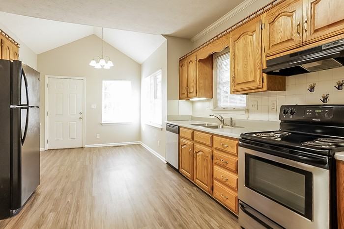 261 Crystal Springs Rd - Photo 5 of 12