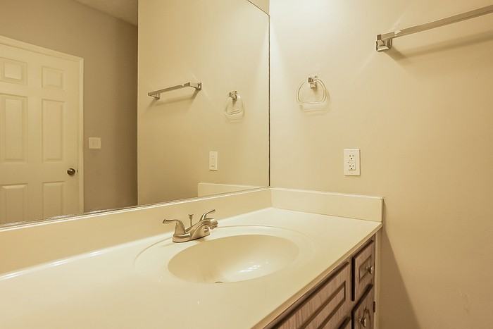 261 Crystal Springs Rd - Photo 7 of 12