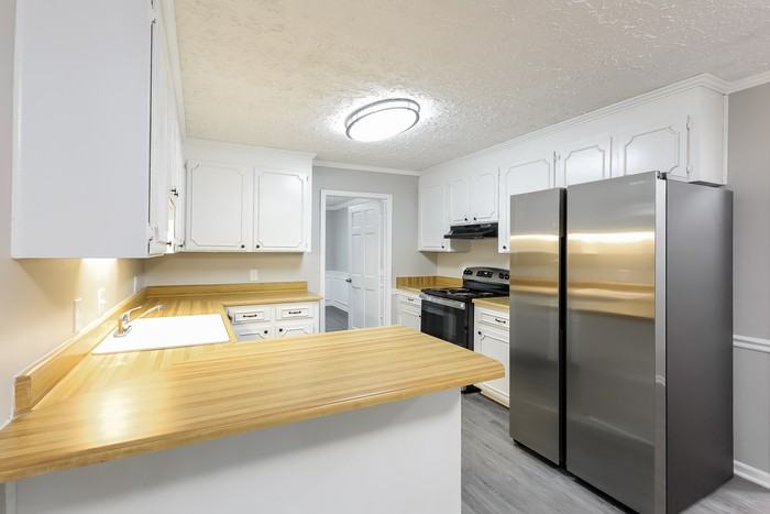 200 E Shefford St - Photo 7 of 13
