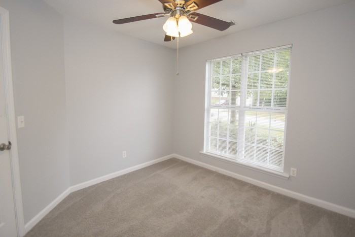 213 Turning Leaf Dr - Photo 5 of 8