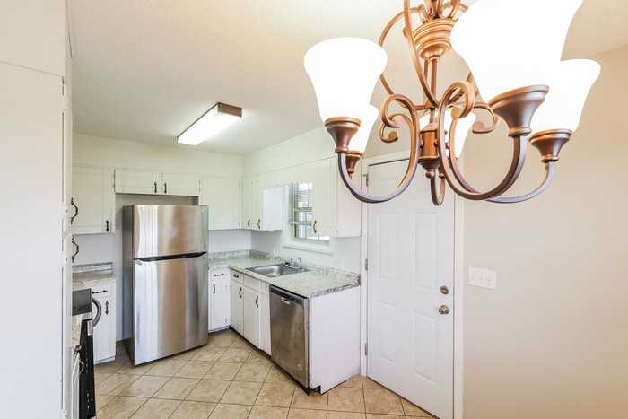 437 7th Ave - Photo 5 of 11