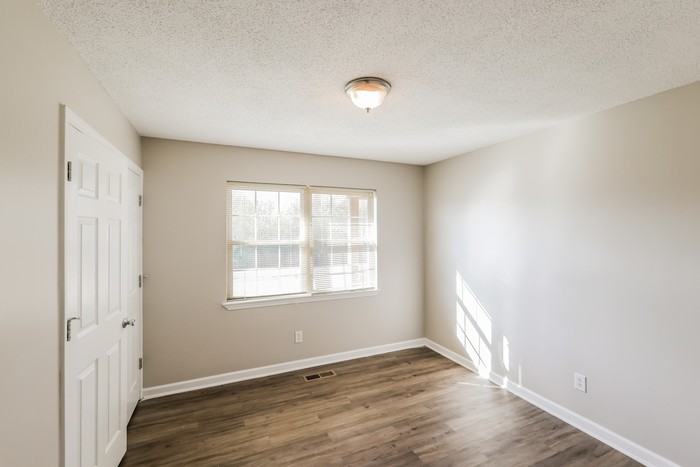437 7th Ave - Photo 6 of 11