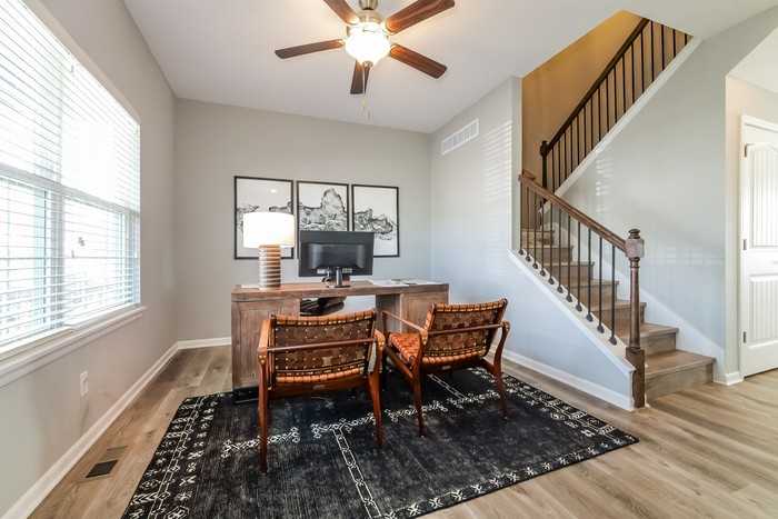 1005 Nw High View Dr - Photo 5 of 16
