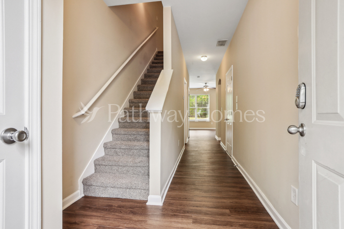 3039 Bonnes Dr - Photo 3 of 22